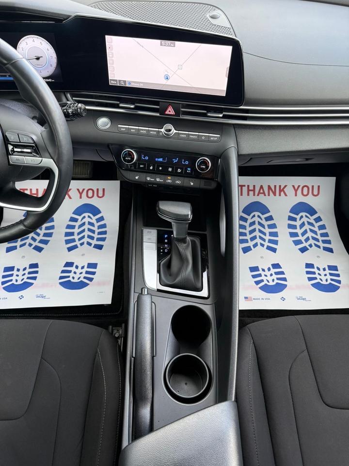 2023 Hyundai Elantra Preferred Photo
