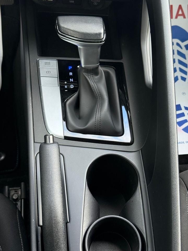 2023 Hyundai Elantra Preferred Photo