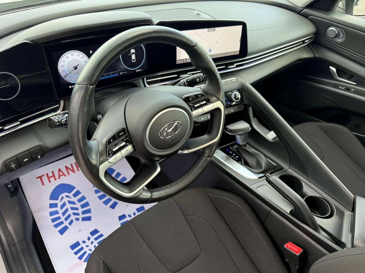 2023 Hyundai Elantra Preferred Photo