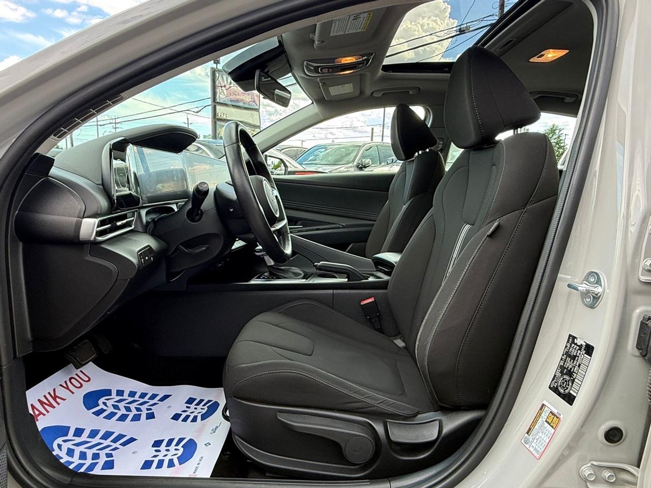 2023 Hyundai Elantra Preferred Photo