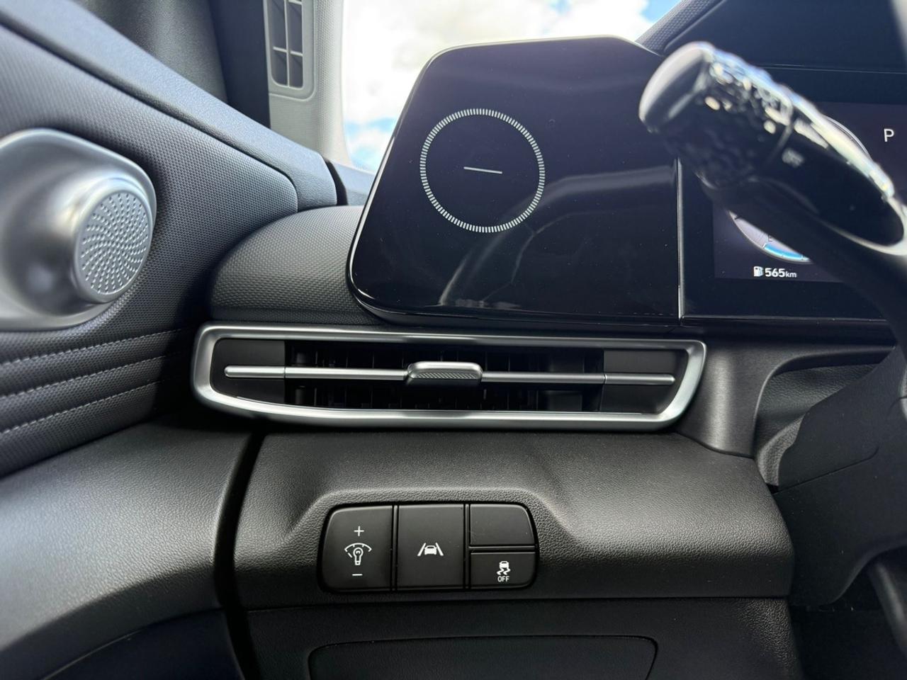 2023 Hyundai Elantra Preferred Photo