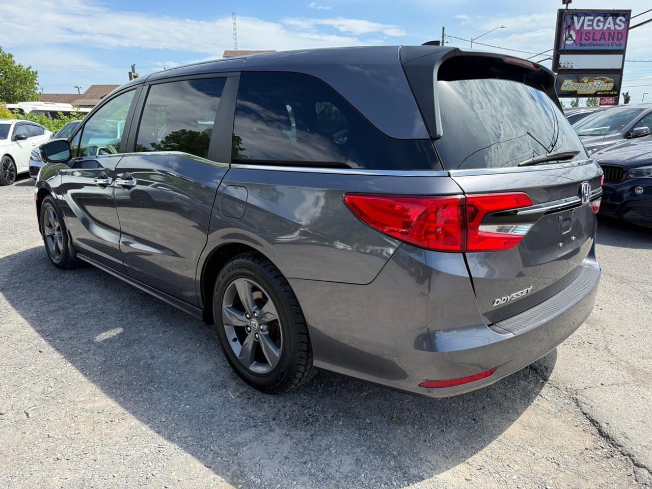 2022 Honda Odyssey EX Photo3