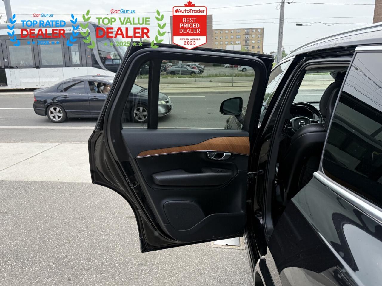 2021 Volvo XC90 MOMENTUM | HARMAN KARDON | 7 SEATER | LOADED Photo