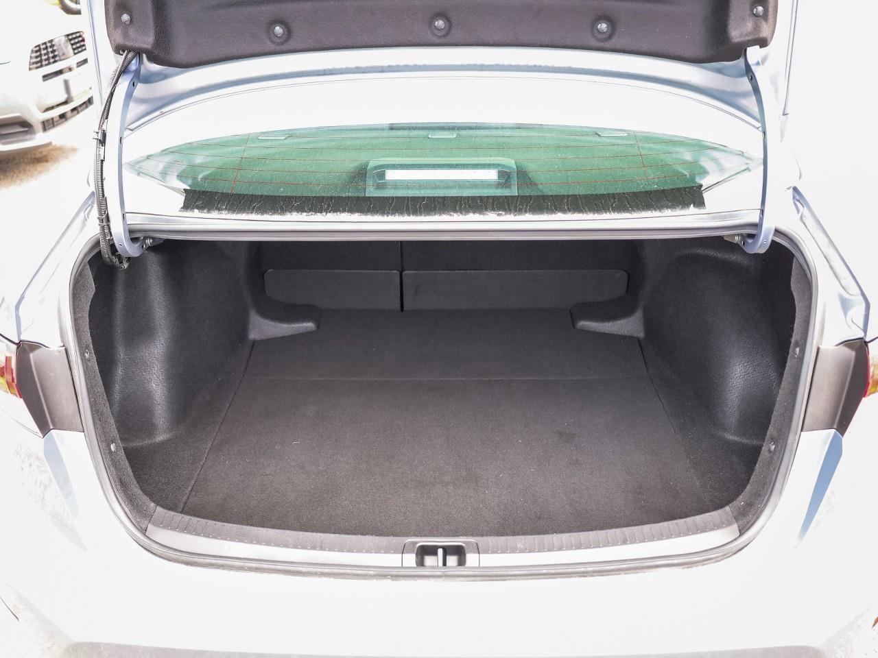 2021 Toyota Corolla LE Photo