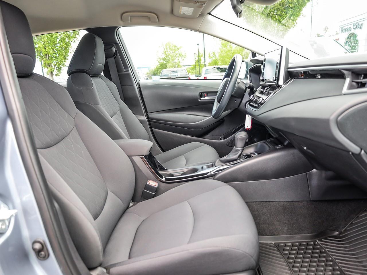 2021 Toyota Corolla LE Photo