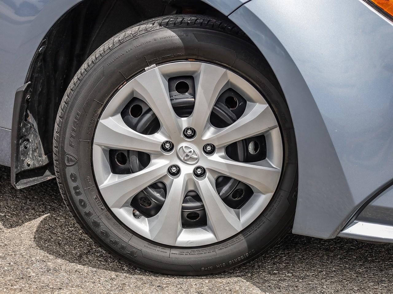 2021 Toyota Corolla LE Photo