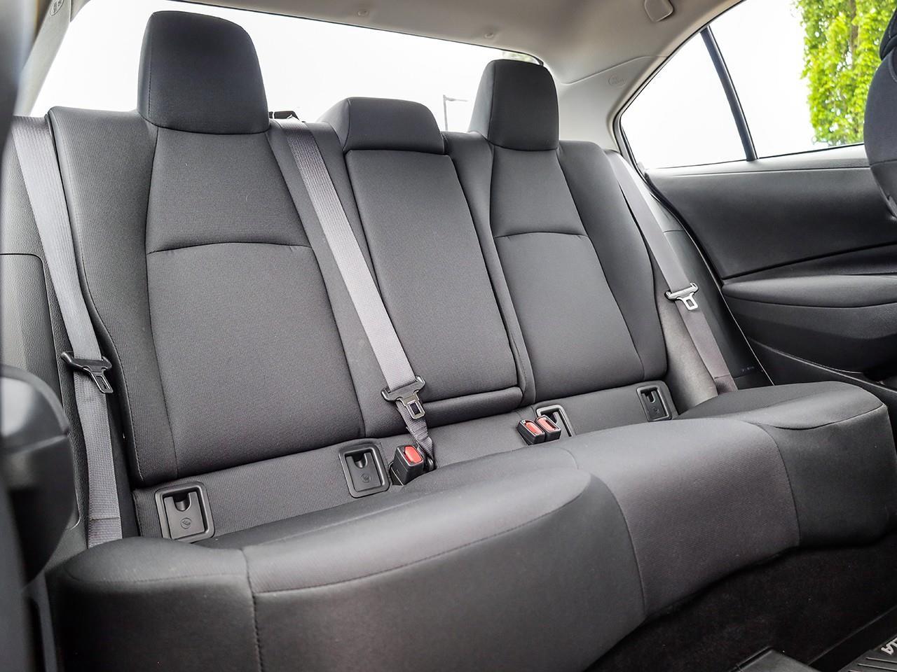 2021 Toyota Corolla LE Photo