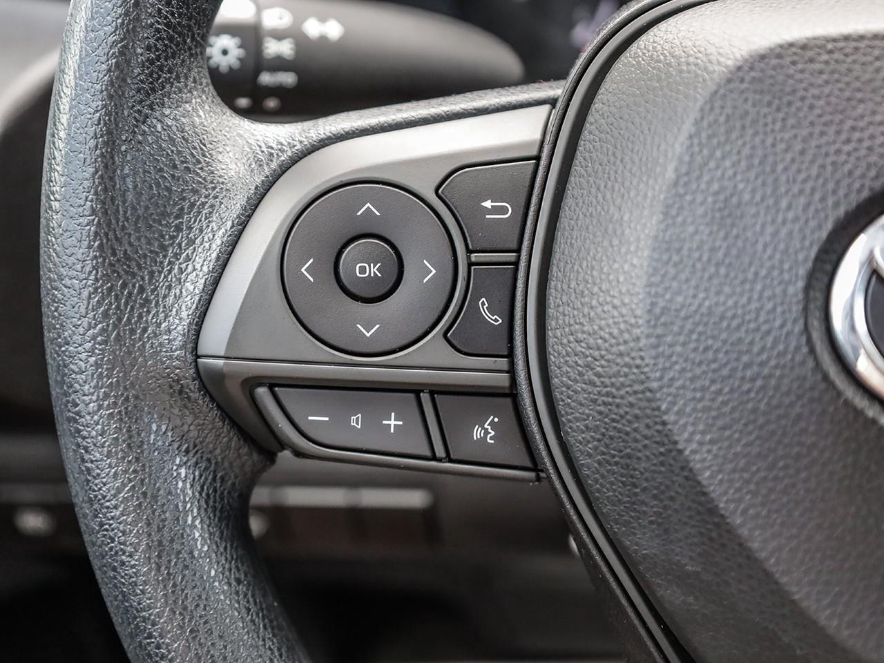 2021 Toyota Corolla LE Photo
