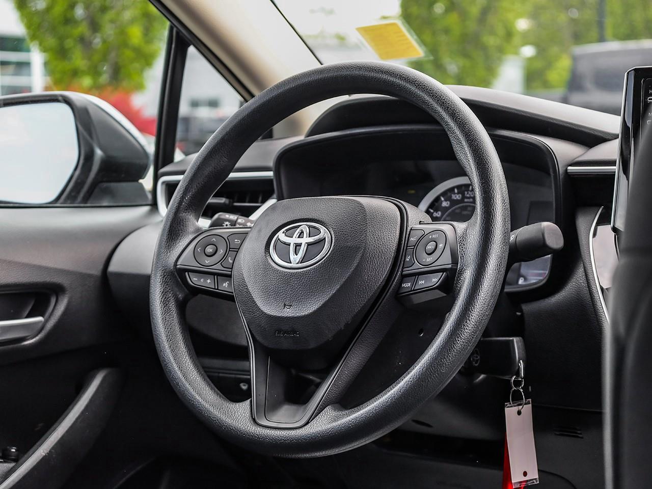 2021 Toyota Corolla LE Photo
