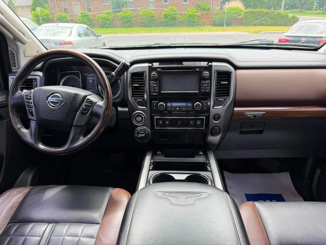 2017 Nissan Titan Platinum Reserve Photo