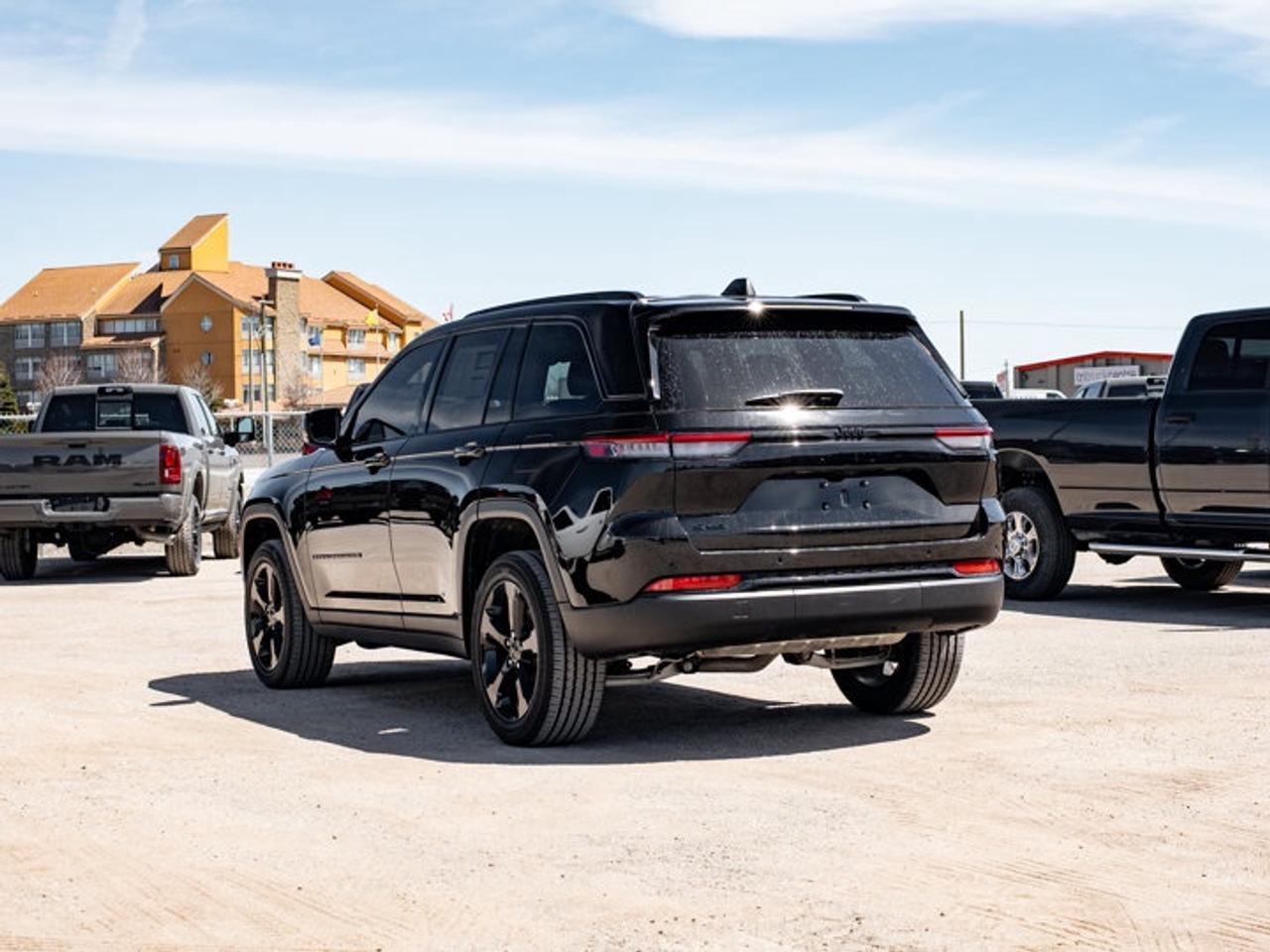 2025 Jeep Grand Cherokee Altitude Photo