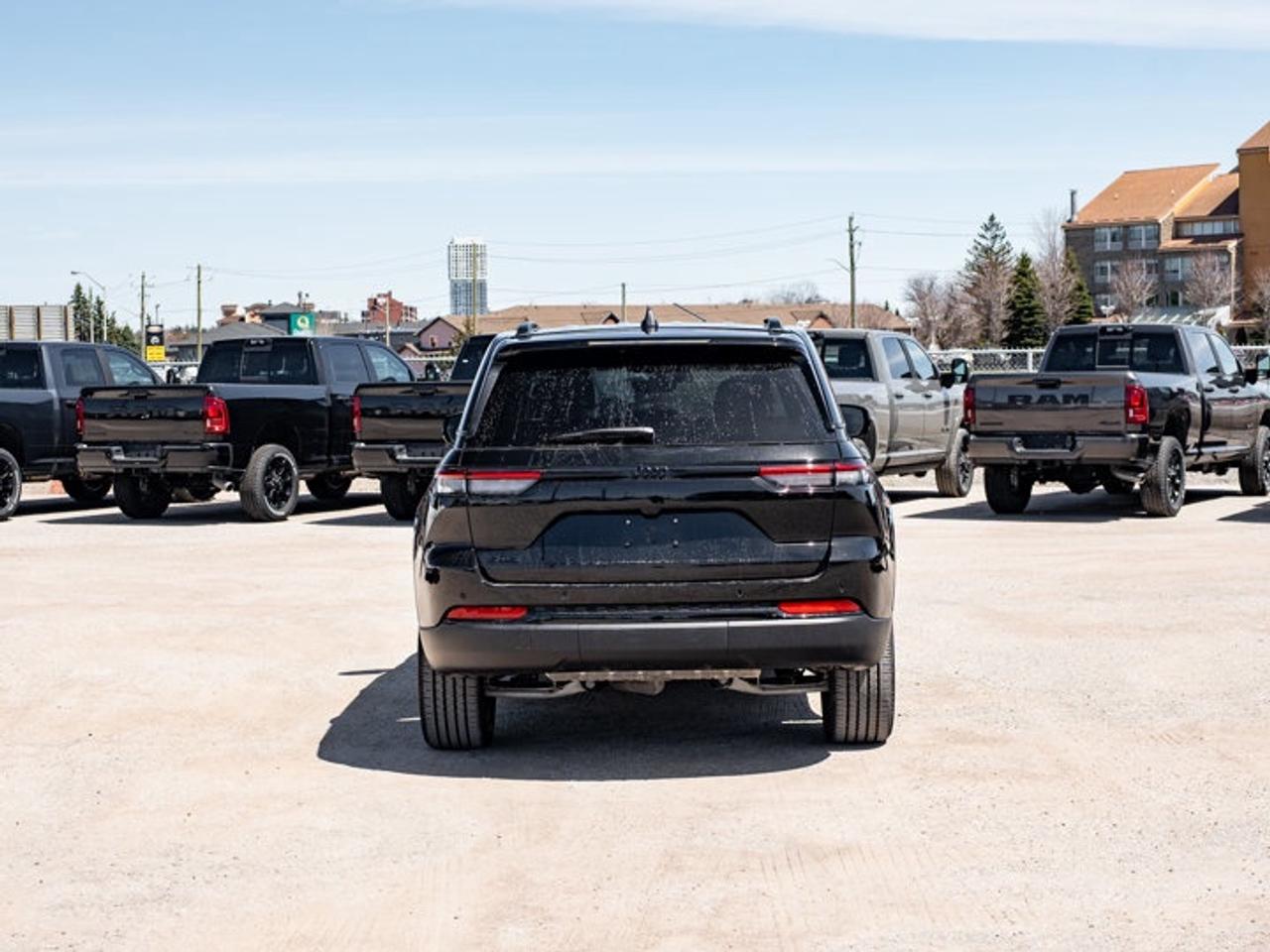 2025 Jeep Grand Cherokee Altitude Photo