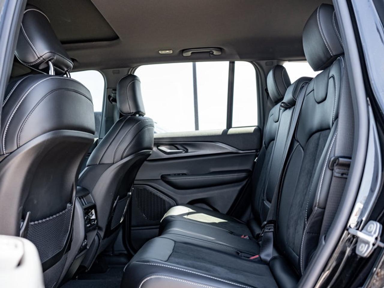 2025 Jeep Grand Cherokee Altitude Photo