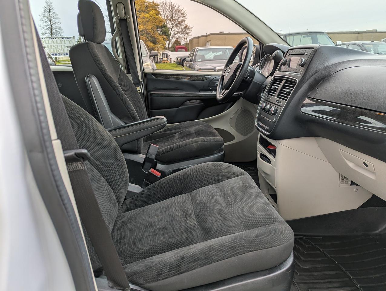 2018 Dodge Grand Caravan "STOW n GO seat 7" certified + FREE 6M warranty Photo4