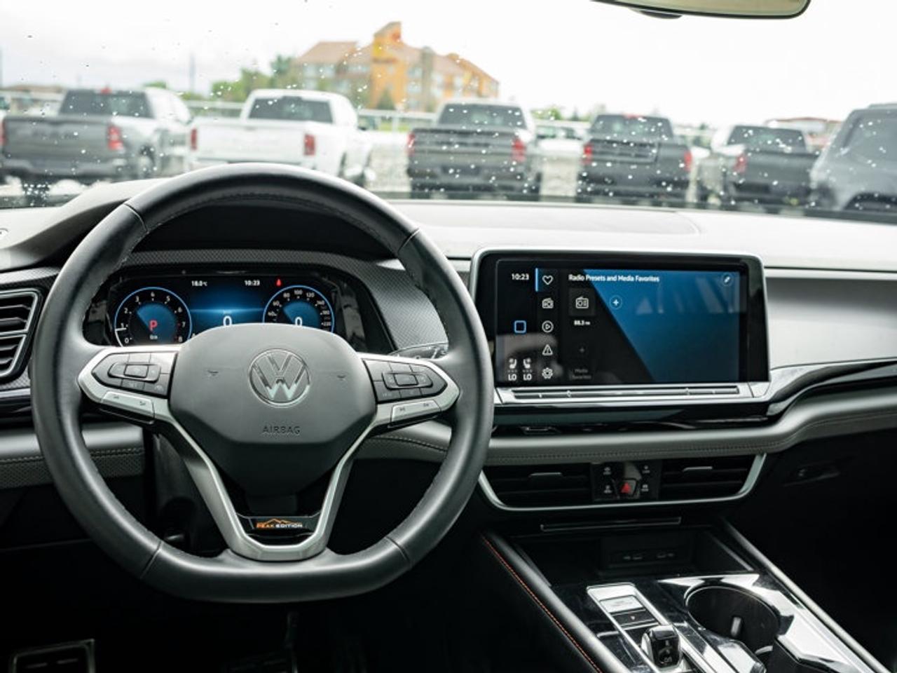 2024 Volkswagen Atlas Peak Edition Photo2