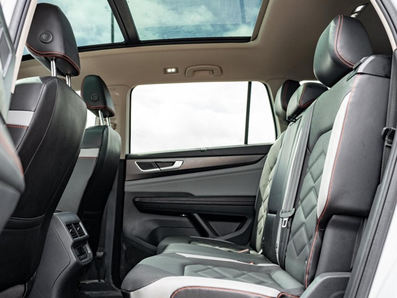 2024 Volkswagen Atlas Peak Edition Photo