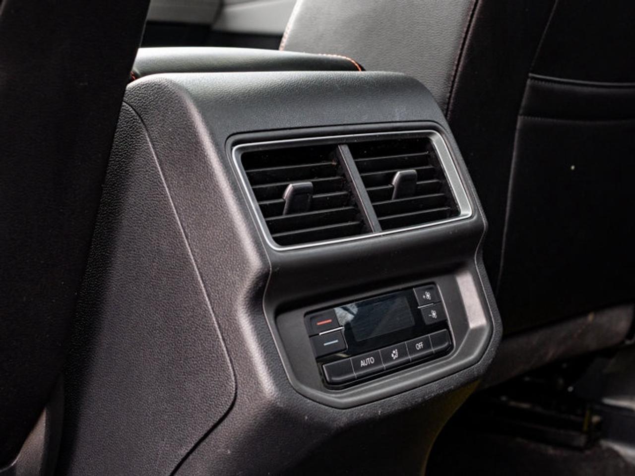 2024 Volkswagen Atlas Peak Edition Photo