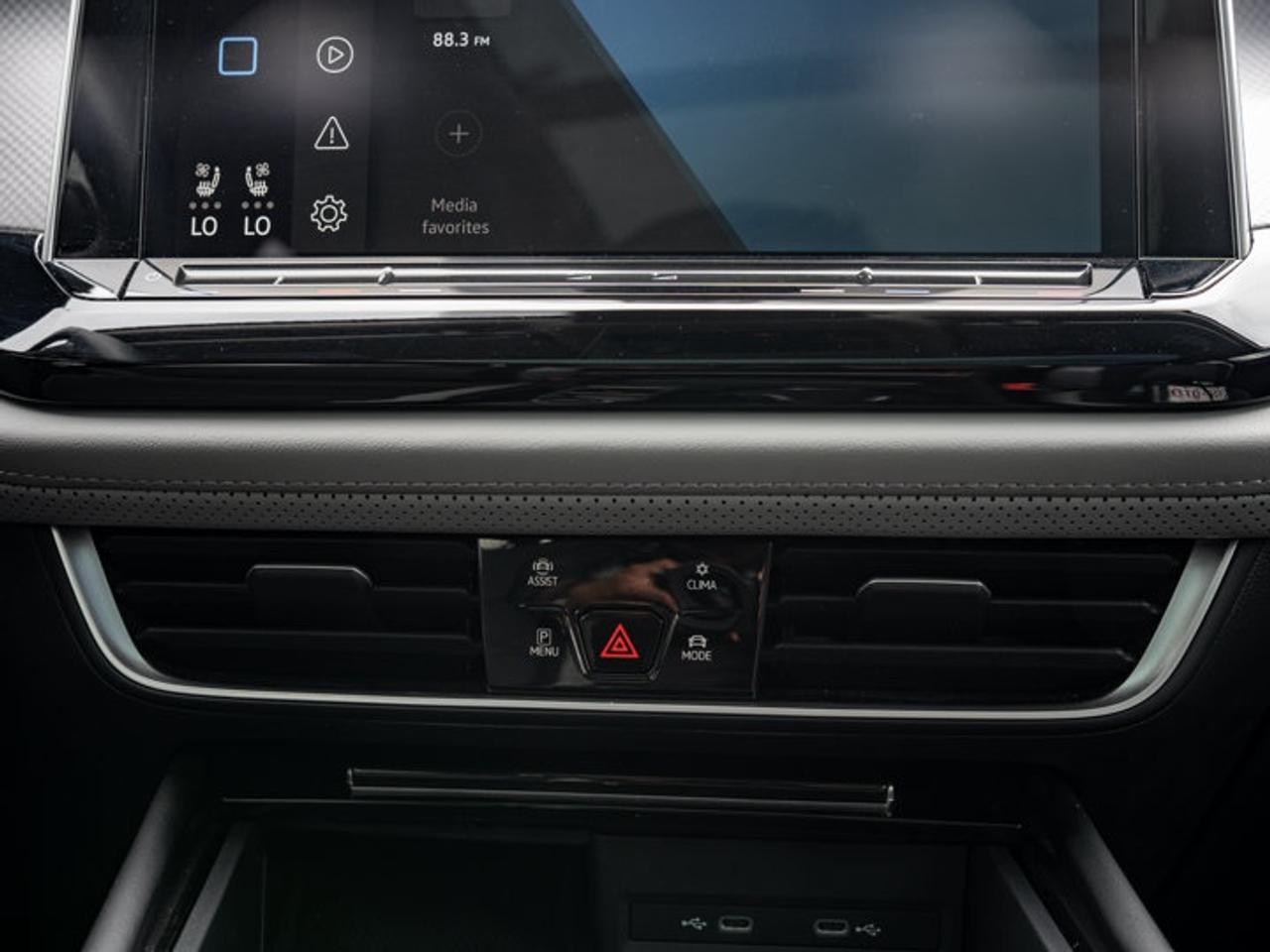 2024 Volkswagen Atlas Peak Edition Photo