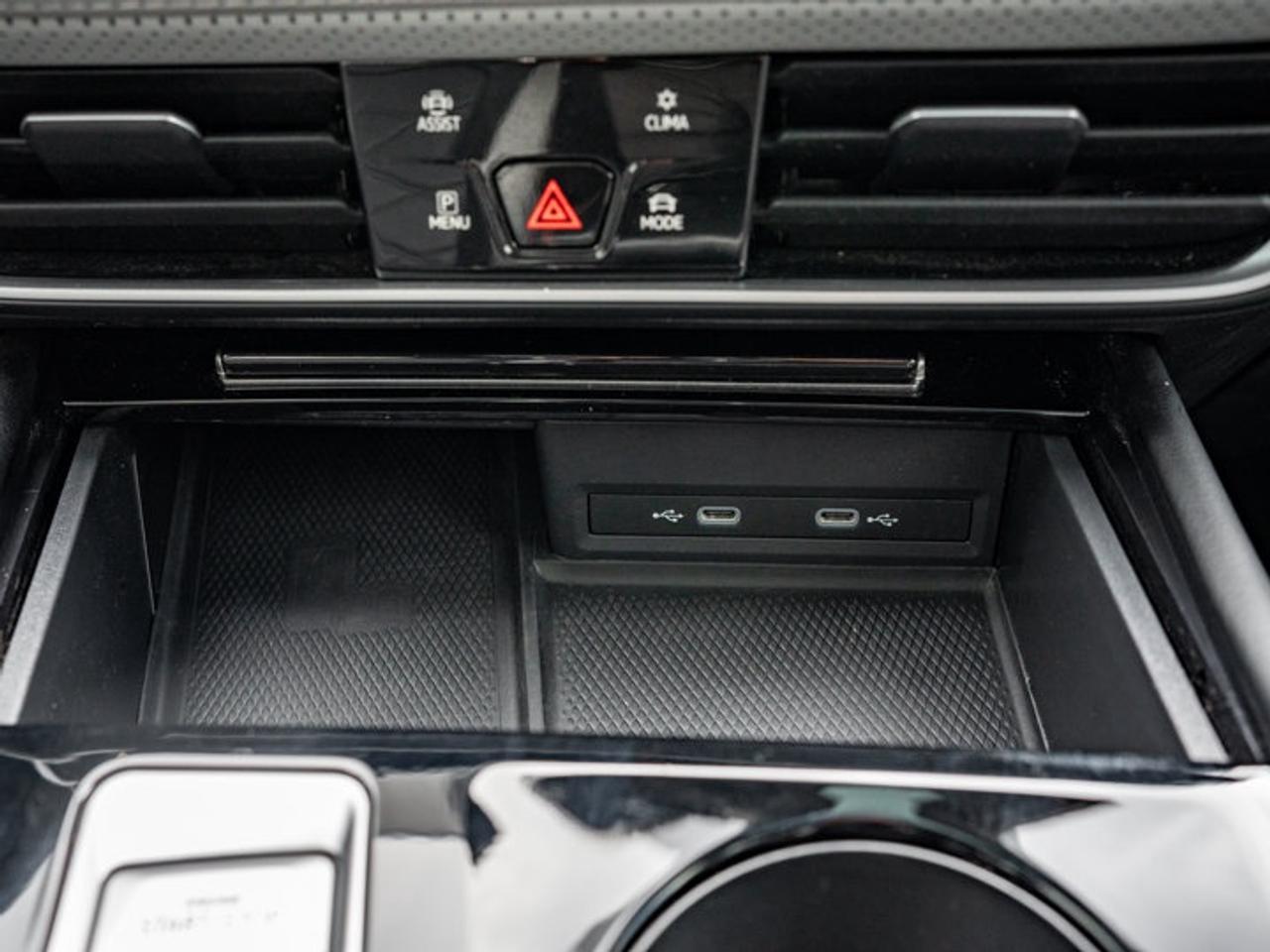 2024 Volkswagen Atlas Peak Edition Photo