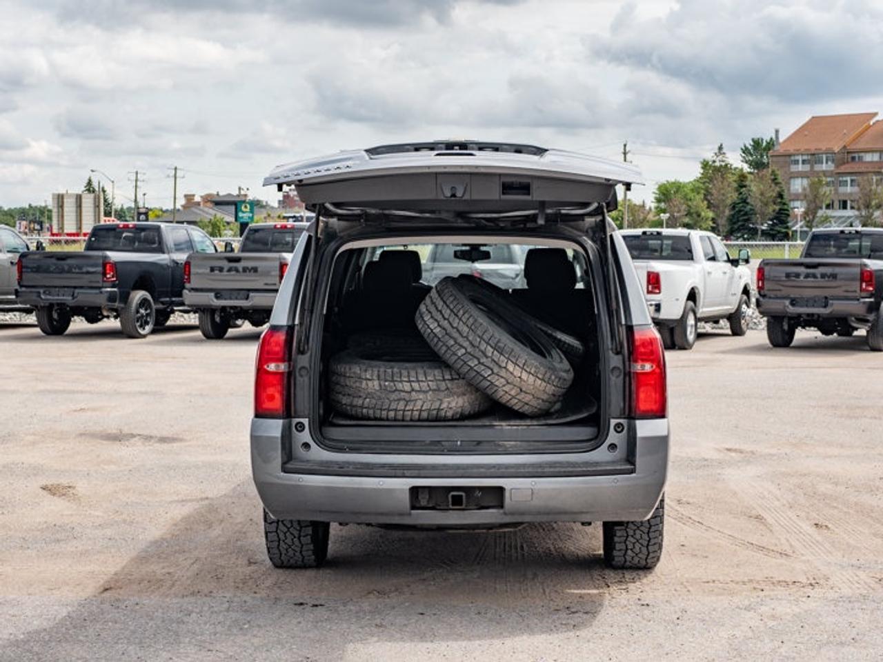 2019 Chevrolet Suburban LS Photo