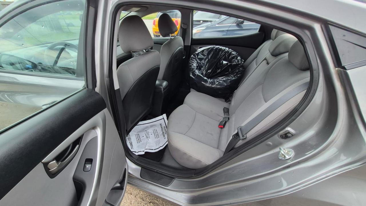 2013 Hyundai Elantra GL, SEDAN, AUTO, ONLY 179KMS, 4 CYL, CERTIFIED Photo