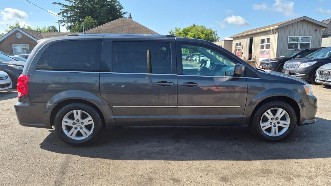 2016 Dodge Grand Caravan CREW PLUS, LEATHER, CAM, STOWNGO, AS IS SPECIAL Photo