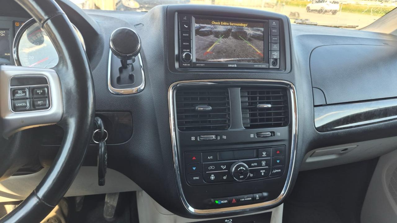 2016 Dodge Grand Caravan CREW PLUS, LEATHER, CAM, STOWNGO, AS IS SPECIAL Photo