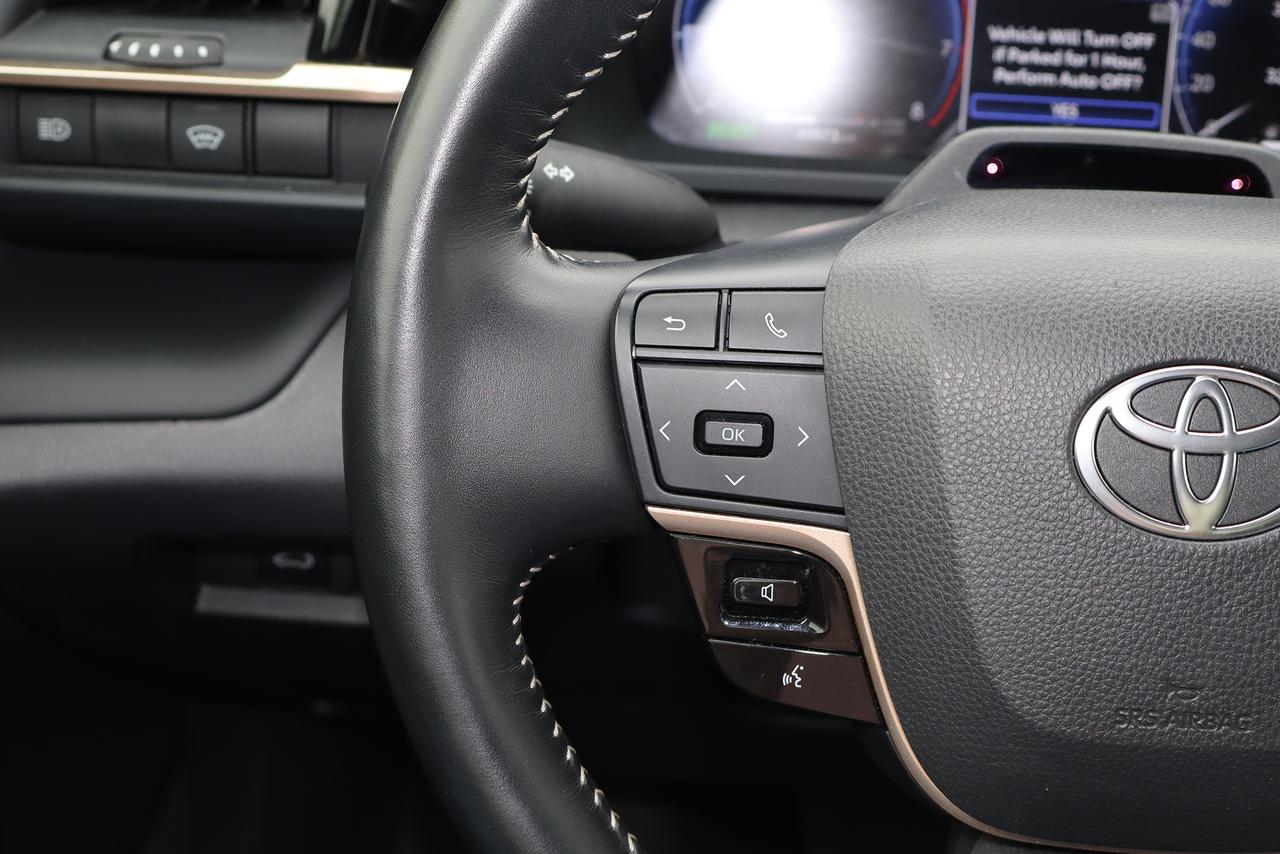 2025 Toyota Crown LIMITED Photo
