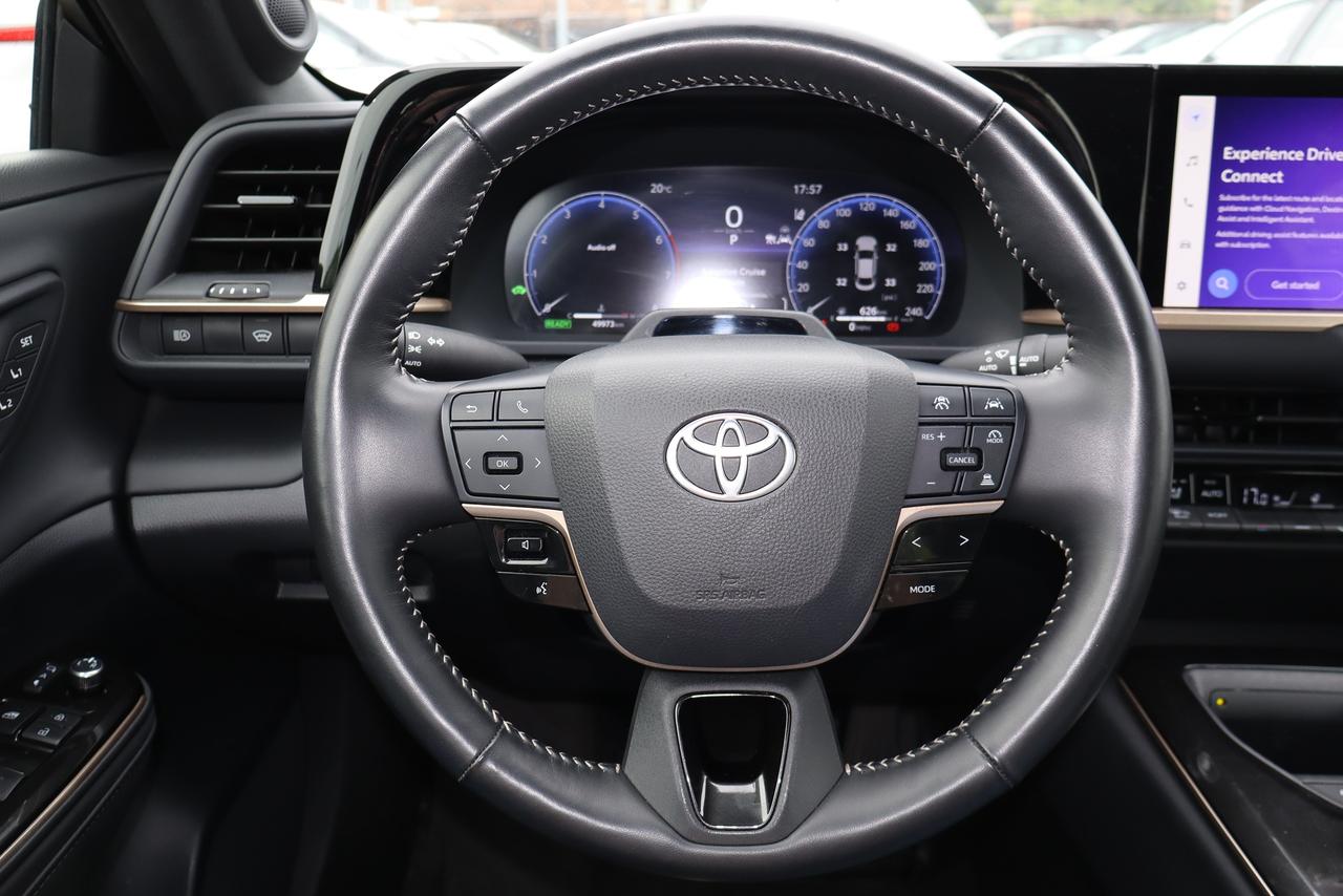 2025 Toyota Crown LIMITED Photo