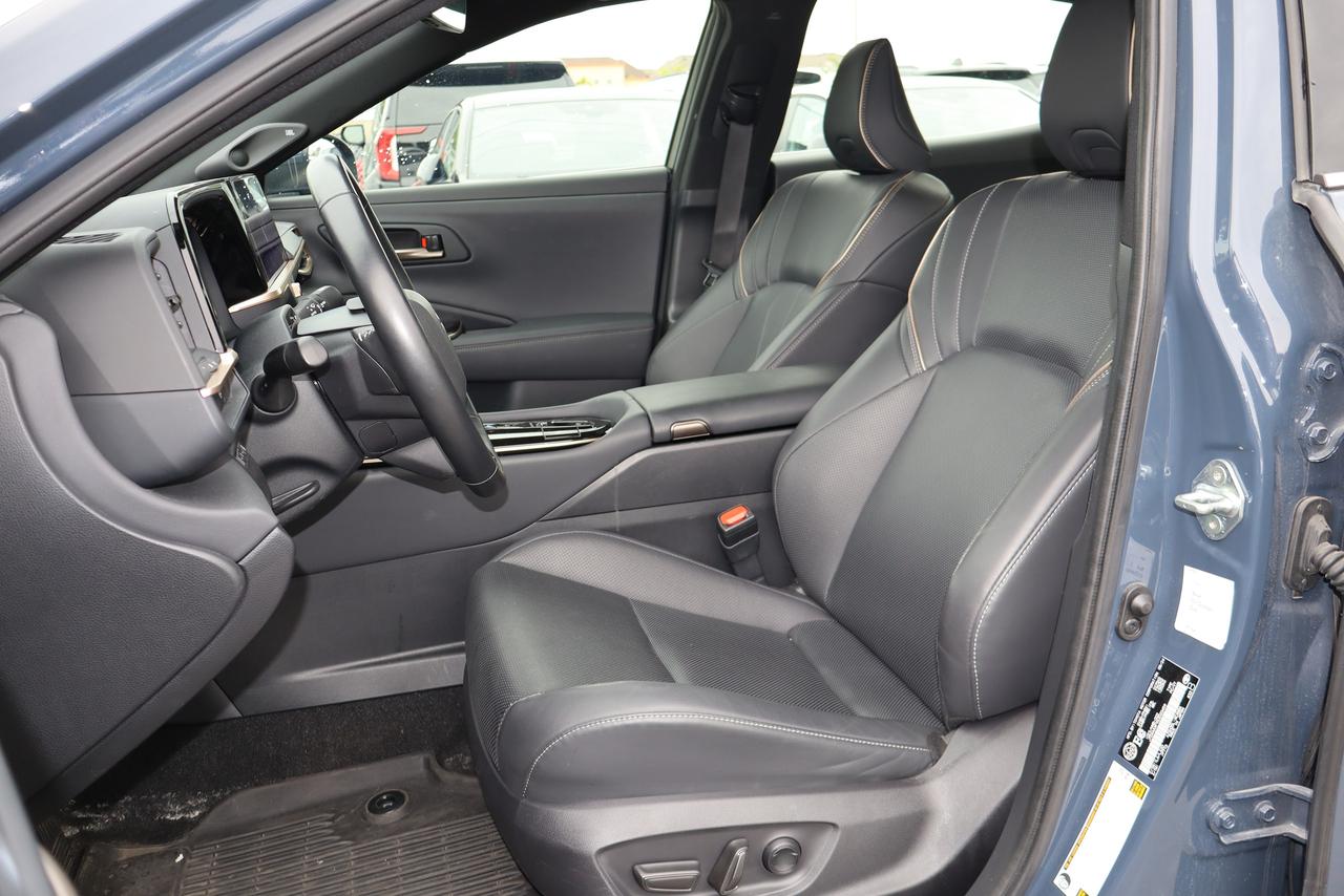 2025 Toyota Crown LIMITED Photo