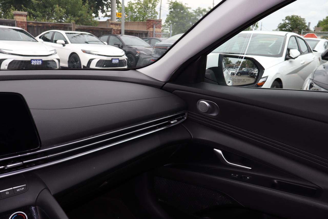 2025 Hyundai Elantra Preferred IVT w/Tech Pkg with sunroof Photo
