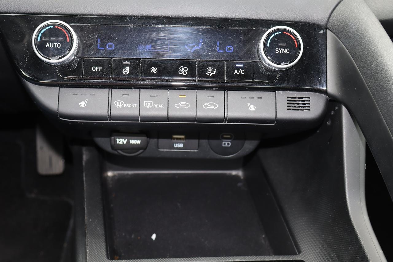2025 Hyundai Elantra Preferred IVT w/Tech Pkg with sunroof Photo