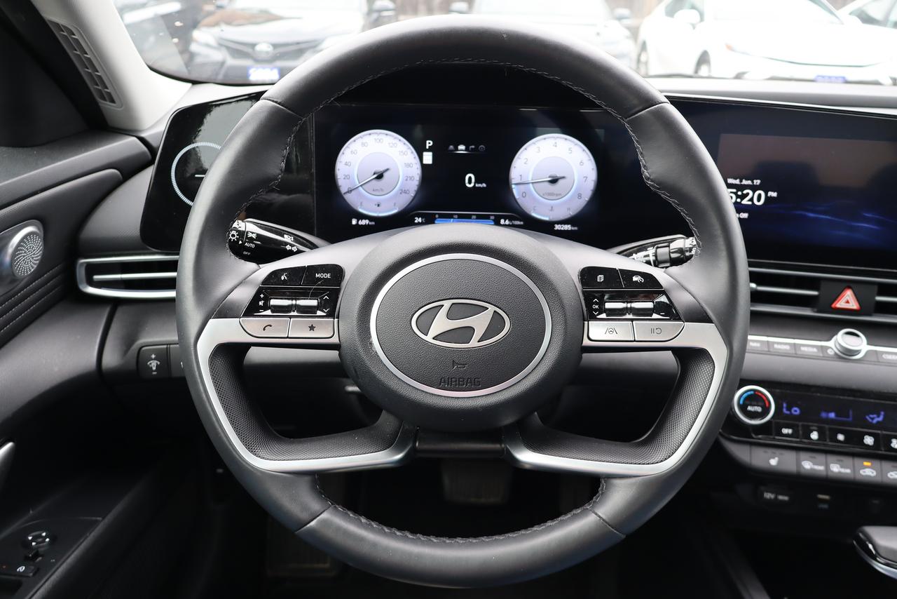 2025 Hyundai Elantra Preferred IVT w/Tech Pkg with sunroof Photo