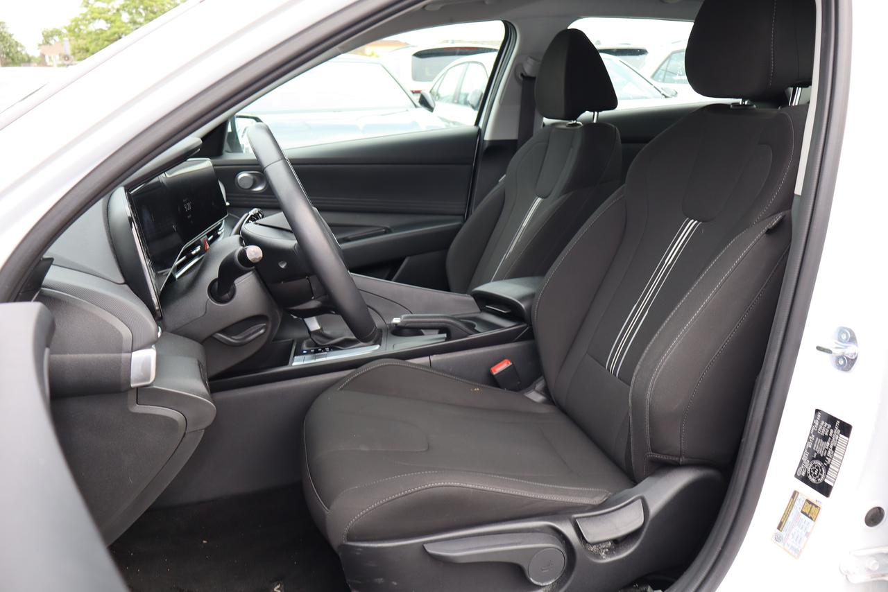 2025 Hyundai Elantra Preferred IVT w/Tech Pkg with sunroof Photo