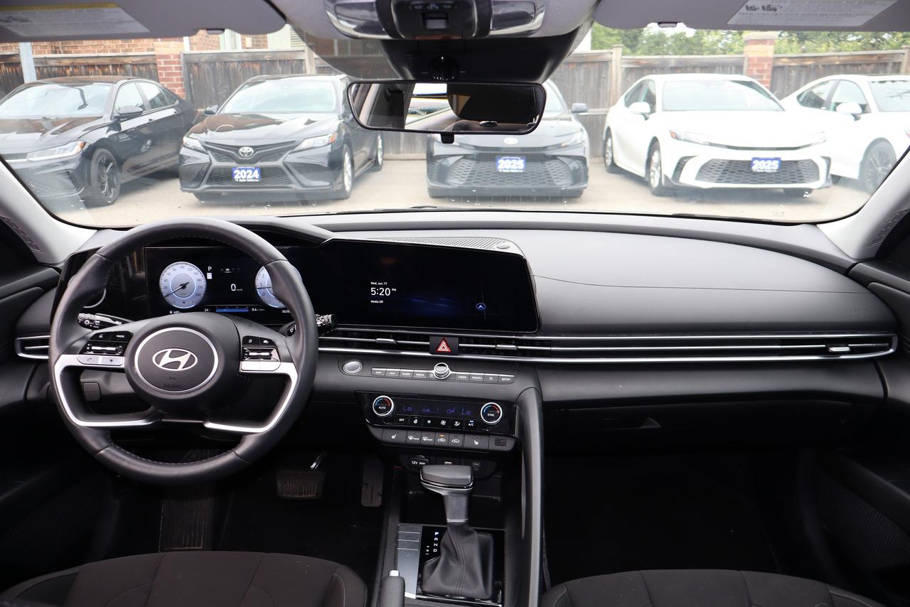 2025 Hyundai Elantra Preferred IVT w/Tech Pkg with sunroof Photo