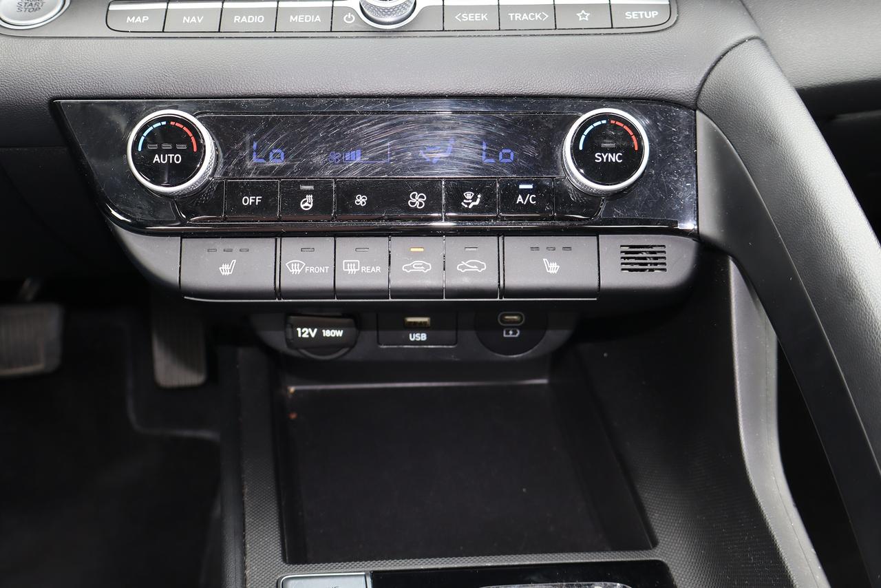 2025 Hyundai Elantra Preferred Photo
