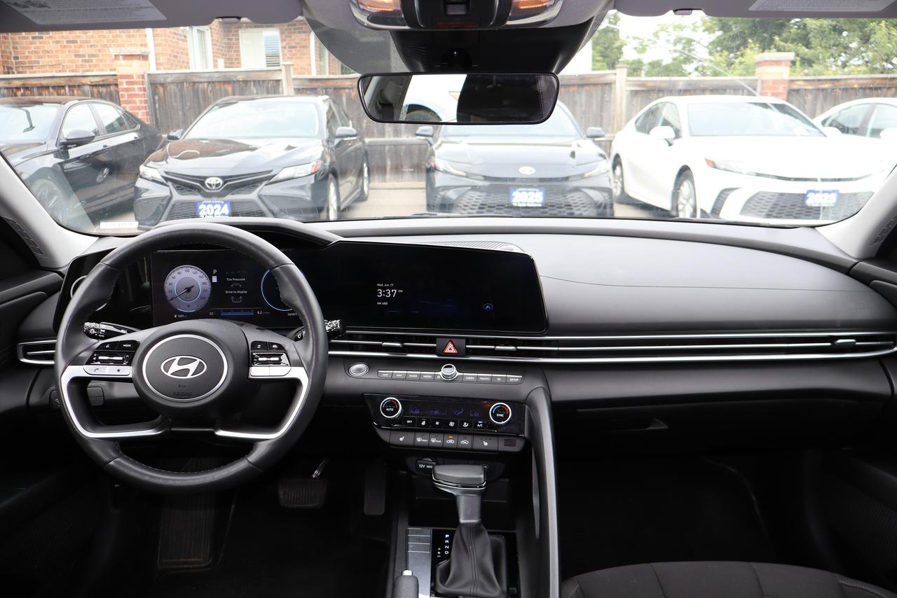 2025 Hyundai Elantra Preferred Photo