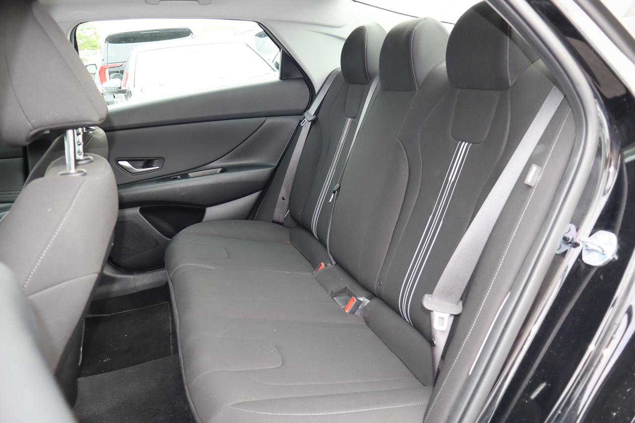 2025 Hyundai Elantra Preferred Photo