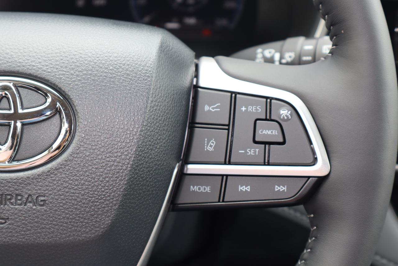 2026 Toyota Highlander Hybrid Limited Photo
