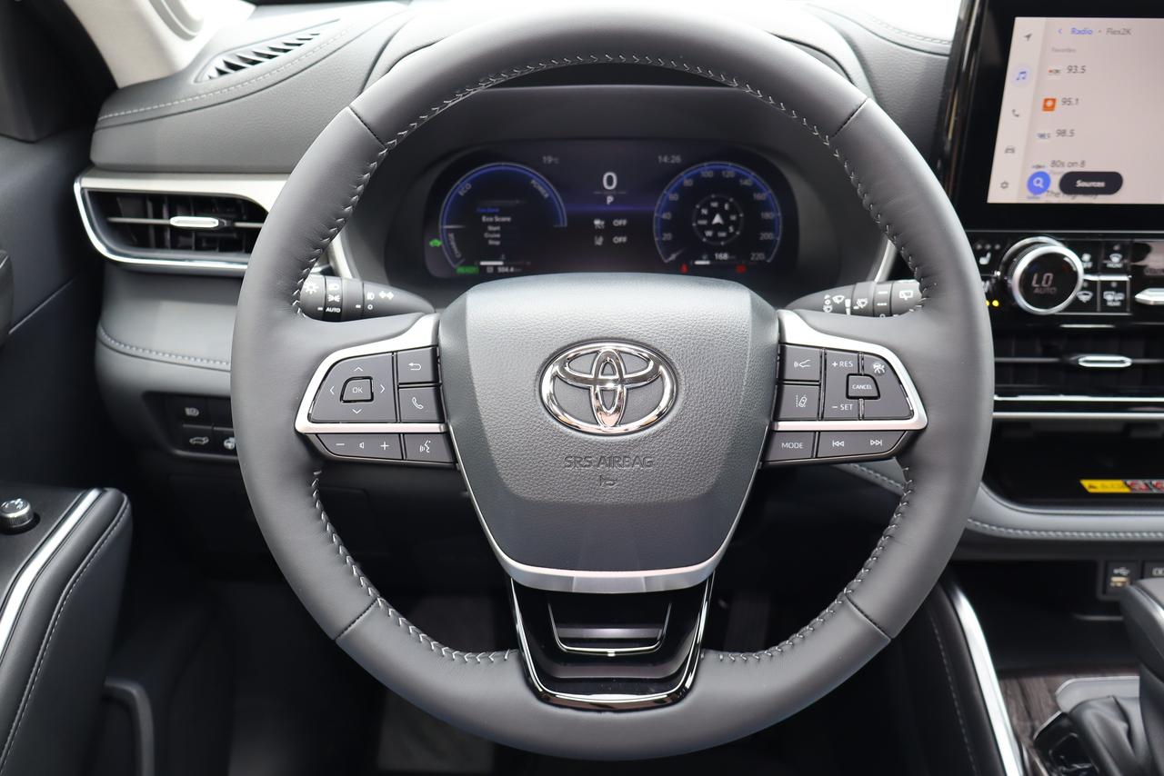 2026 Toyota Highlander Hybrid Limited Photo