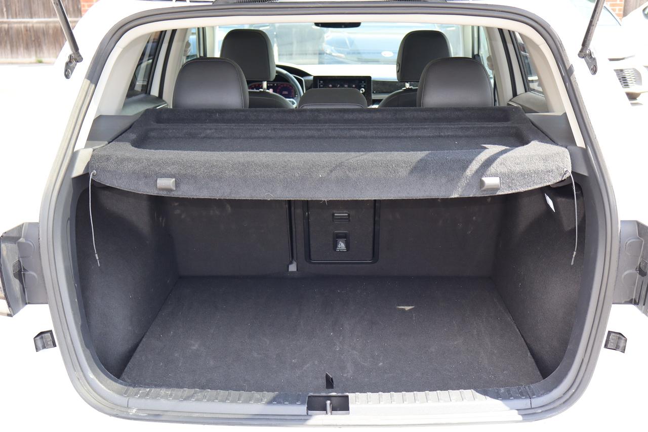 2025 Volkswagen Taos Comfortline Black Edition Photo