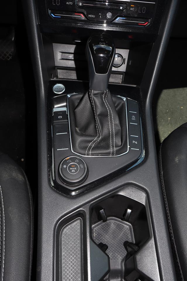 2025 Volkswagen Taos Comfortline Black Edition Photo