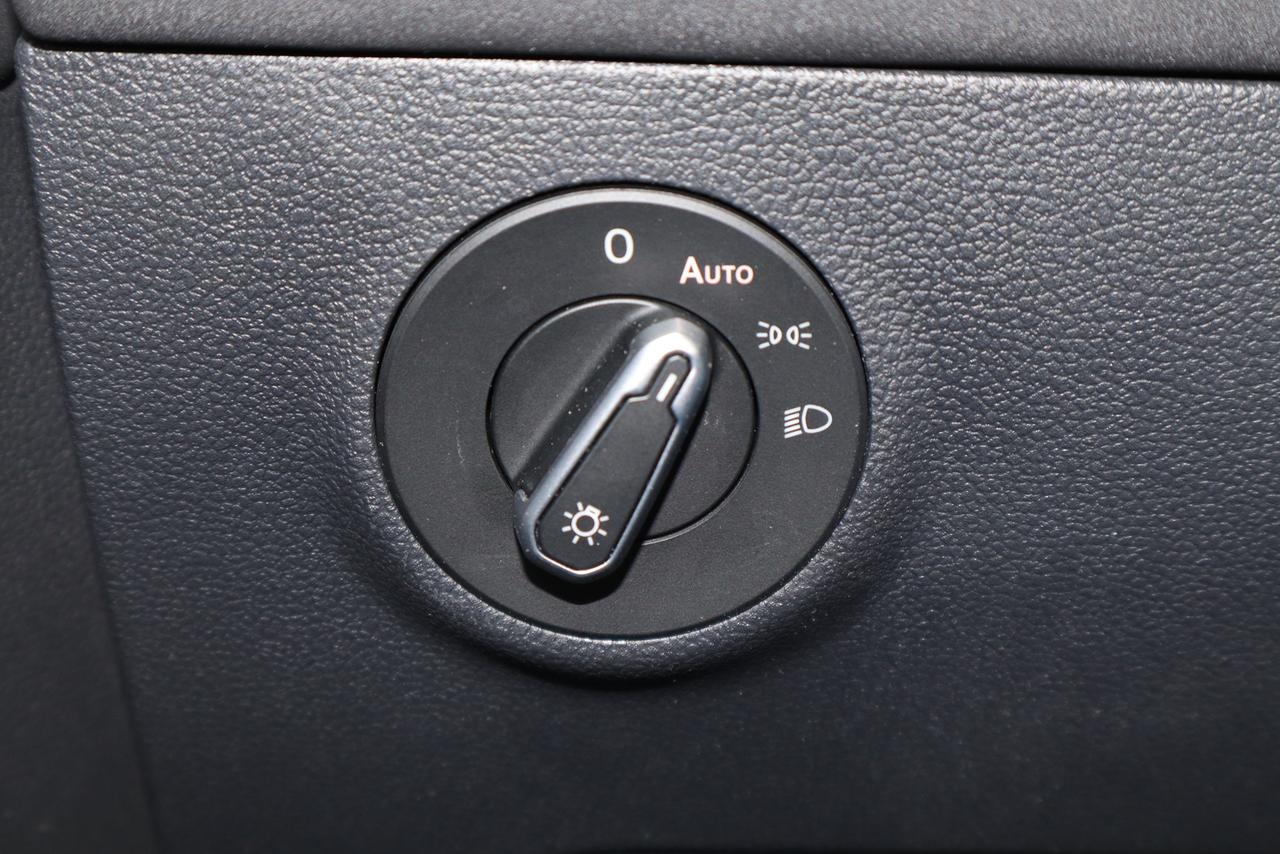 2025 Volkswagen Taos Comfortline Black Edition Photo