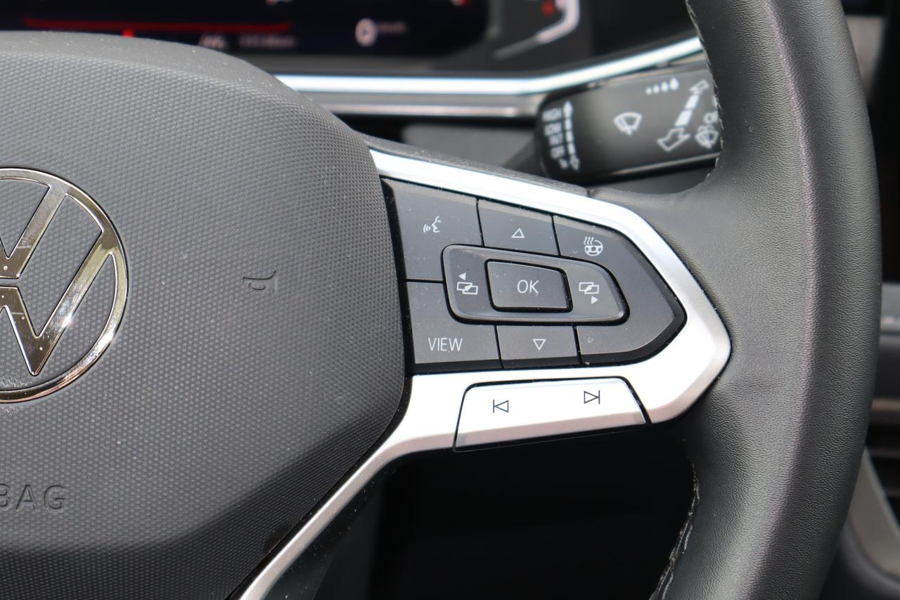 2025 Volkswagen Taos Comfortline Black Edition Photo