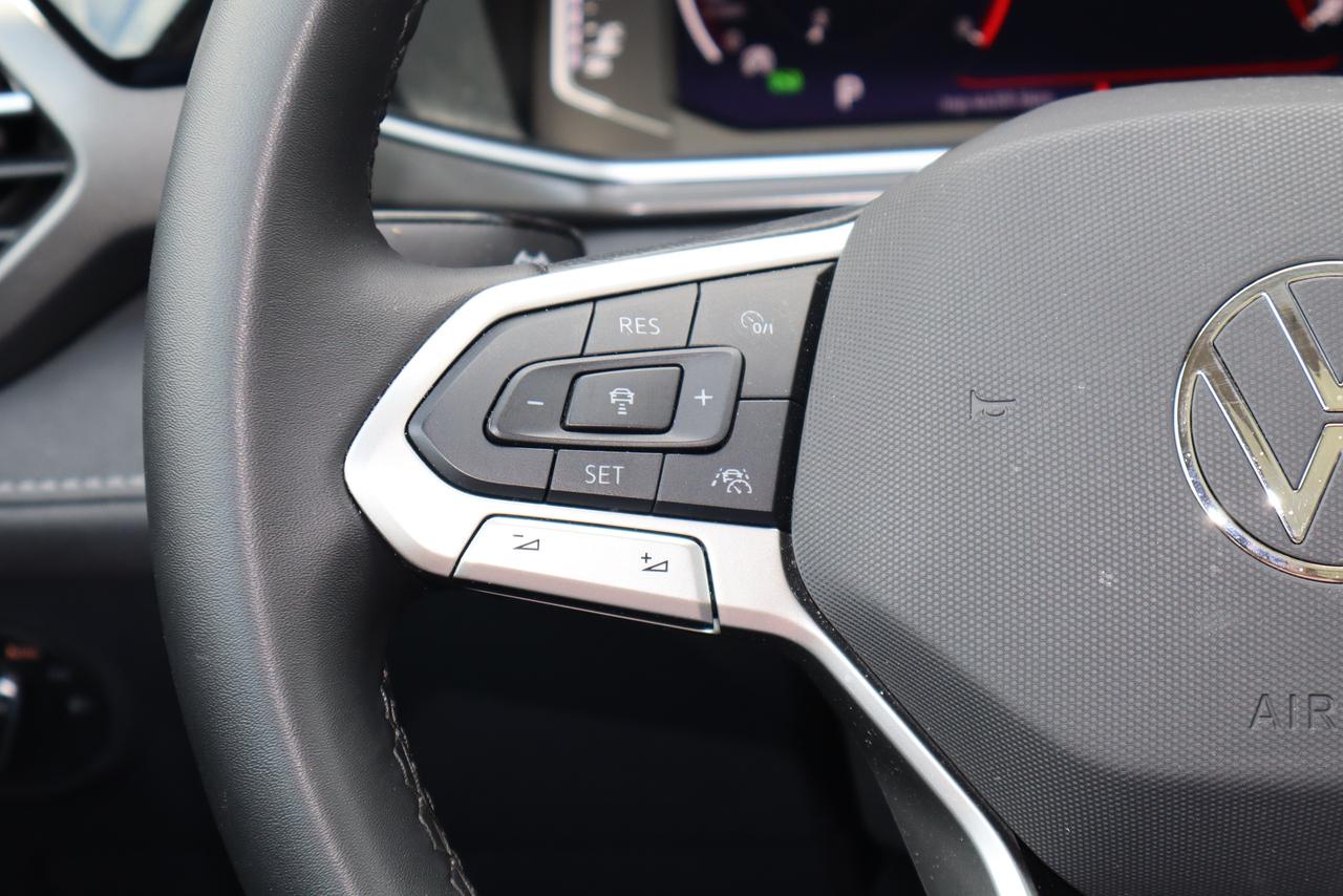 2025 Volkswagen Taos Comfortline Black Edition Photo
