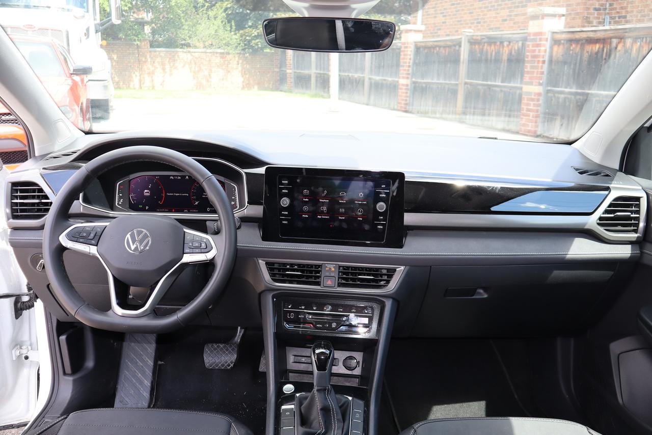 2025 Volkswagen Taos Comfortline Black Edition Photo
