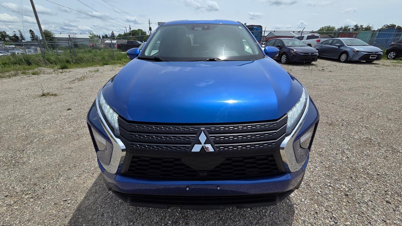 2022 Mitsubishi Eclipse Cross ES Photo2