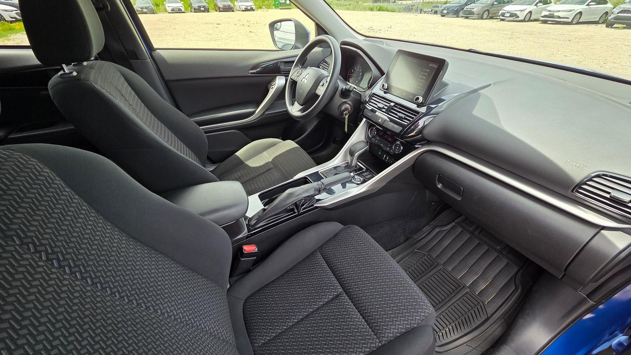 2022 Mitsubishi Eclipse Cross ES Photo