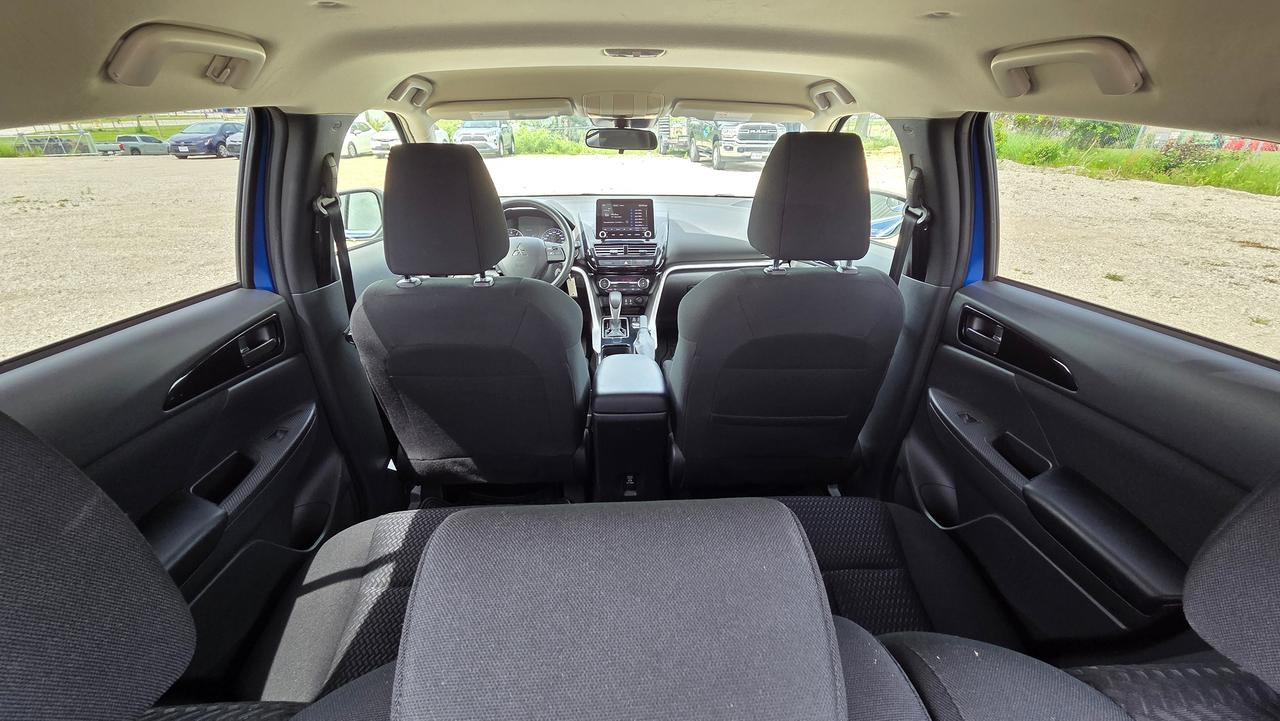 2022 Mitsubishi Eclipse Cross ES Photo