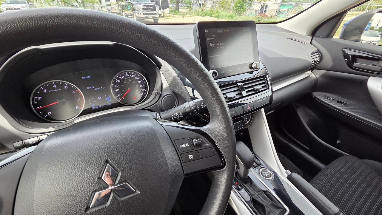 2022 Mitsubishi Eclipse Cross ES Photo